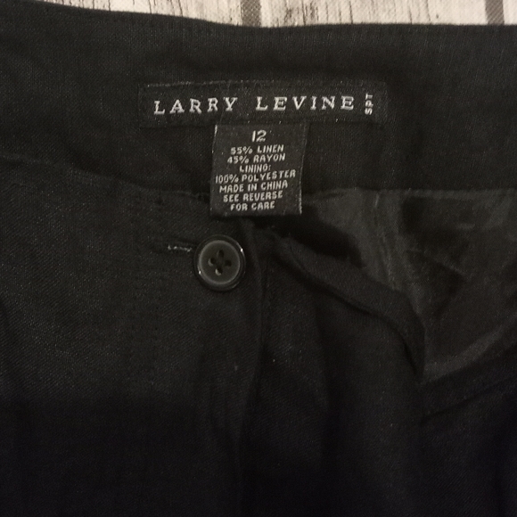 Larry Levine Capri pants (B10) - Picture 4 of 4